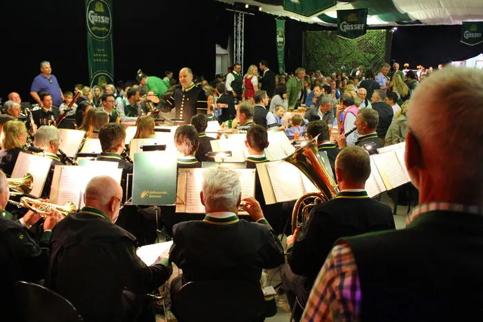 Das Rüsthaus wurde kurzfristig in eine Festhalle umgebaut