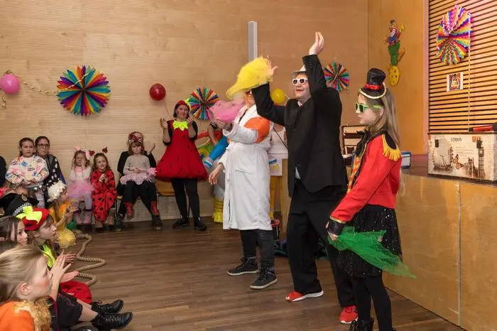 Der Circus Dimitri und DJ Christian sorgten für Stimmung.