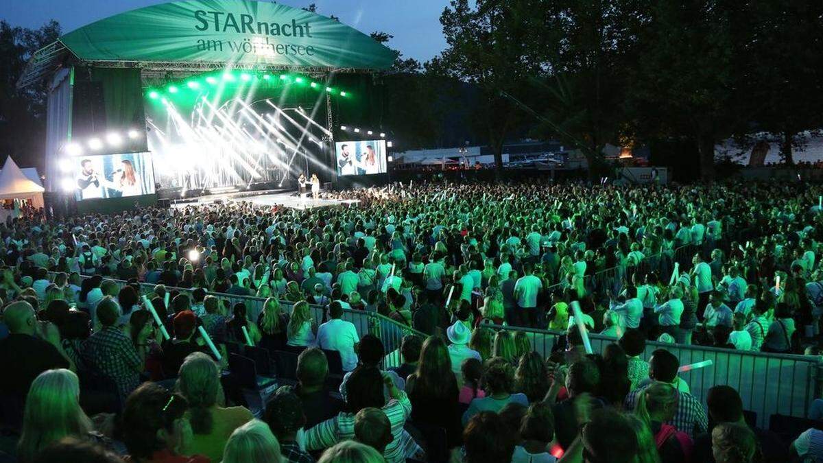 Weil die Starnacht-Bühne erst am Montag abgebaut werden kann, wird sie 2020 für ein Fendrich-Konzert genutzt