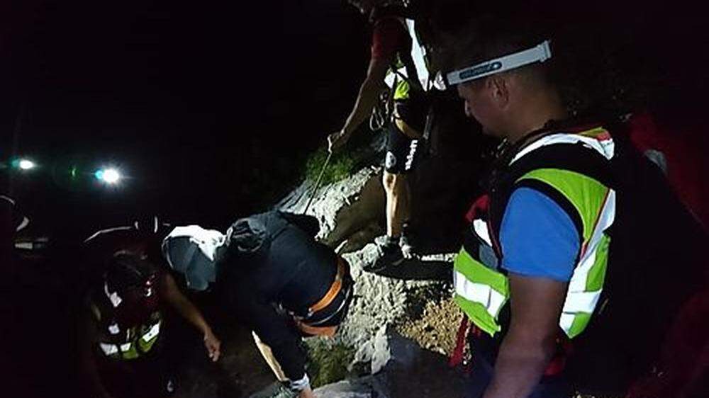 Bei Dunkelheit gerieten zwei Touristen auf dem Südalpenpanoramaweg in alpine Notlage