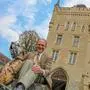 Schlossherr Sigurd Hochfellner mit seiner deutschen Dogge Ferdinand