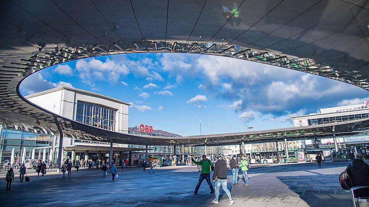 Fundstücke kann man am Bahnhof an ÖBB-Mitarbeiter übergeben.