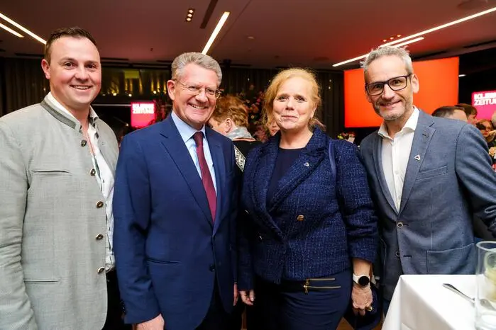 Johannes Hiebler-Texer (Bürgermeister Thannhausen), Heinz Schwarzbeck (Bezirkshauptmann Weiz), Monika Langs (Vizebürgermeisterin Weiz) und Roman Neubauer (Stadtrat Weiz).