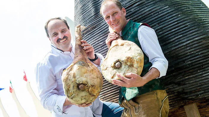 Mister Vulcano Franz Habel (re.) durfte auch Starkoch Johann Lafer beim Schinkenkulinarium begrüßen.