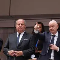ÖFB-Aufsichtsratsvorsitzender Josef Pröll (links) mit FIFA-Präsident Gianni Infantino