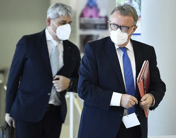 Hans Niessl mit Anwalt Werner Dax