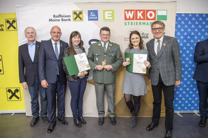 Klicken Sie sich durch die Bilder der Verleihung!