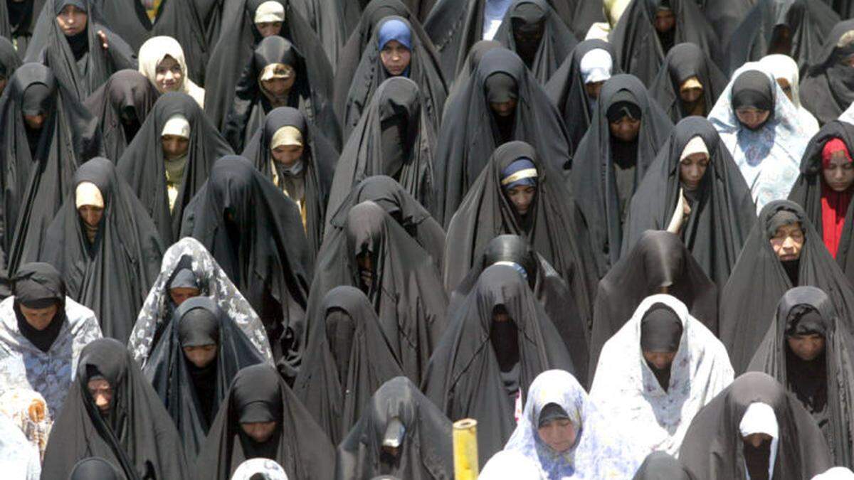 Im erzkonservativen Saudi-Arabien ist das Tragen der Abaya außerhalb des Hauses für Frauen Alltag