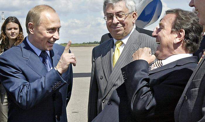 Putin und Schröder vereinbarten 2005 den Bau von Nord Stream