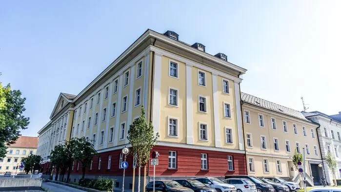 Man sieht das Klagenfurter Landesgericht von außen