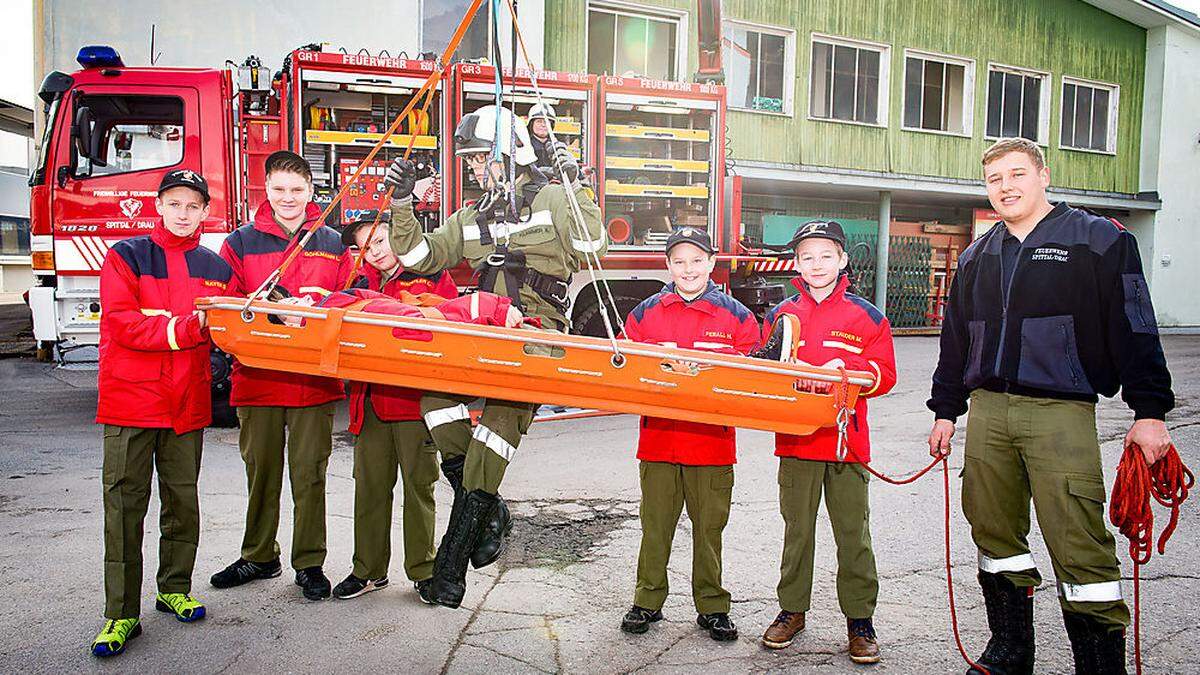 Beim Wissentest der Feuerwehrjugend im Bezirk Spittal stand viel auf dem Programm