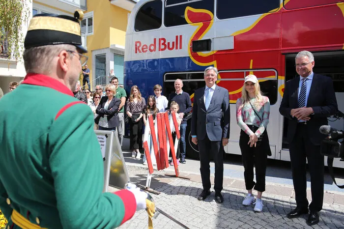 Das Zeremoniell am Marktplatz übernahm Josef Pleikner, Oberleutnant der Bürgergarde Millstatt