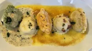 Kuddel-Muddel-Nudelteller mit fünf Variationen