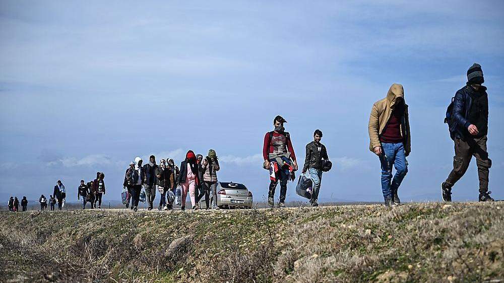 Flüchtlingsmarsch an der türkisch-griechischen Grenze