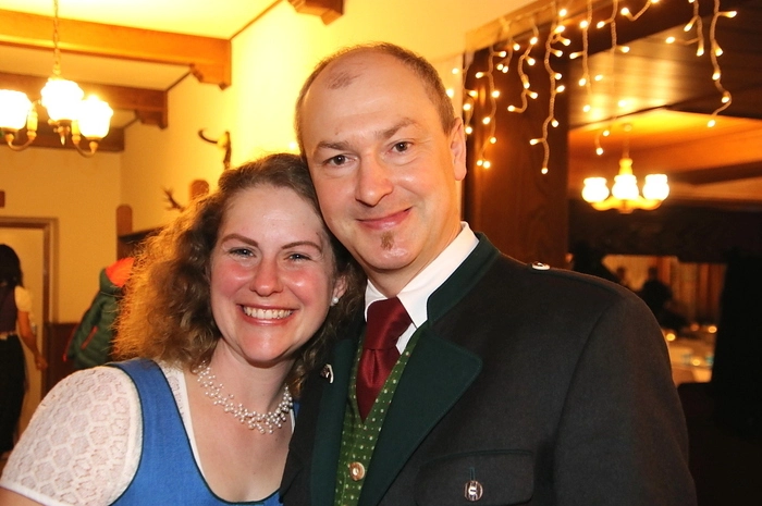 Der Ball war bestens besucht, bereits die Eröffnung war eine Ohren- und Augenweide.