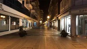 Menschenleere Straße | Wo versteckt sich die Jugend Grados?