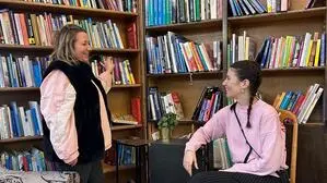 Tamara Puff (Abteilungsleiterin) und Anja Schafgassner (Leiterin der Grazer Carlas) in der Carla Lindengasse