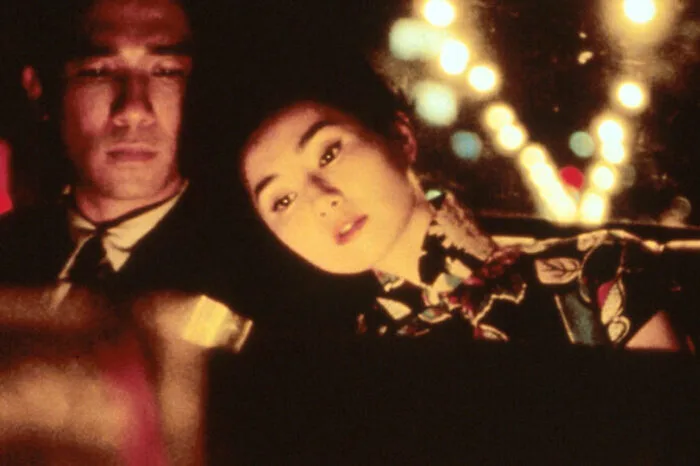 Restauriertes Schmankerl und ein erster Höhepunkt zum Comeback: Wong Kar-Wais großer, intersiver Liebesfilm feiert sein 20-jähriges Jubiläum und wird aus dem Grund völlig neu restauriert auf den großen Leinwänden dieses Landes zu sehen sein. Geplanter Kinostart: ab 21. Mai.