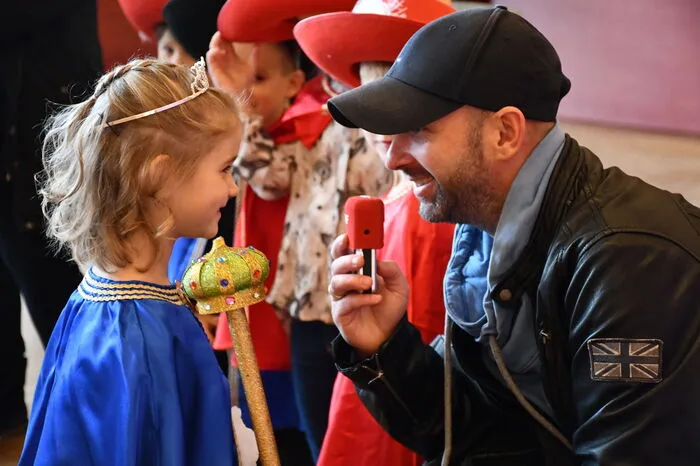 Prinzessin Mia absolvierte bei Martin Moser gleich bravourös das erste ORF-Radio-Interview.