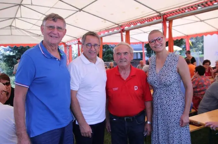 Und wie immer wurden die zahlreichen Besucher, unter ihnen auch Bürgermeister Johannes Schmid und seine Vize Martina Weixler sowie Alt-Bürgermeister Engelbert Köppel, mit köstlichen Speisen, verlockenden Mehlspeisen und Getränken verwöhnt.