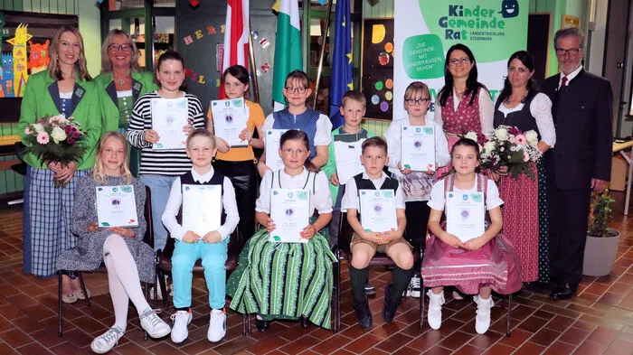 Klicken Sie sich durch die Fotoserie von der Angelobung des ersten Kindergemeinderats in Mooskirchen!