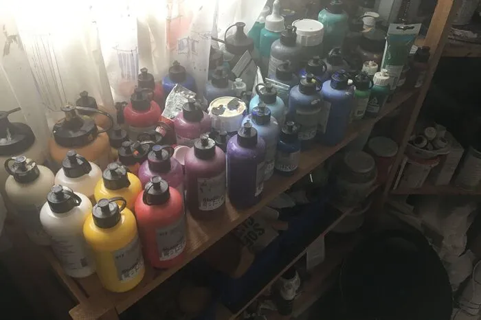 Gezeigt werden Plastiken in Messing, Bilder in Mischtechnik und andere Werke. Zu sehen sind die Kunstwerke bis 20. Mai immer dienstags bis samstags von 15 bis 19 Uhr.