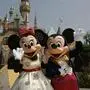 Minnie und Mickey Maus im Disneyland | Für die inszenierte Hochzeitsfeier war ein Teil des Vergnügungsparks gebucht worden, inklusive Statisten