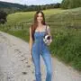 Model Julia Wess mit Hund Jordy in Piber