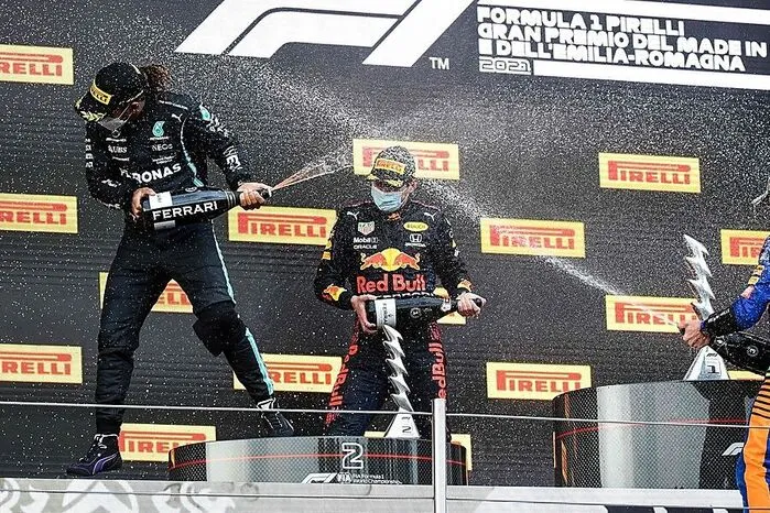  Max Verstappen (NED) - Red Bull Honda Lewis Hamilton (GBR) - Mercedes-AMG Lando Norris (GBR) - McLaren  Hier kommen Sie zum Rennbericht!