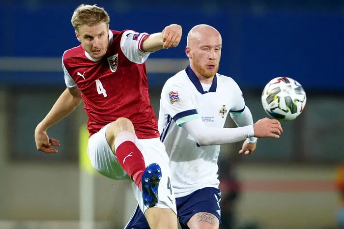 Martin Hinteregger: 3 Mit einem unnötigen Ballverlust an der Mittellinie ermöglichte der Kärntner früh die erste Topchance der Nordiren durch Boyce. Seine Spieleröffnung ließ zu wünschen übrig.