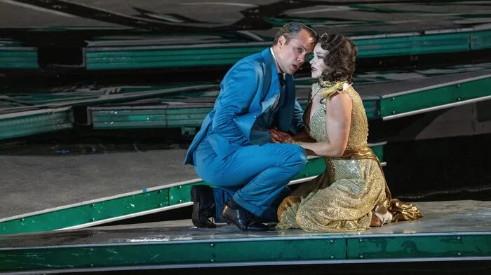 Das Liebespaar (Marjukka Tepponen und Julien Behr)