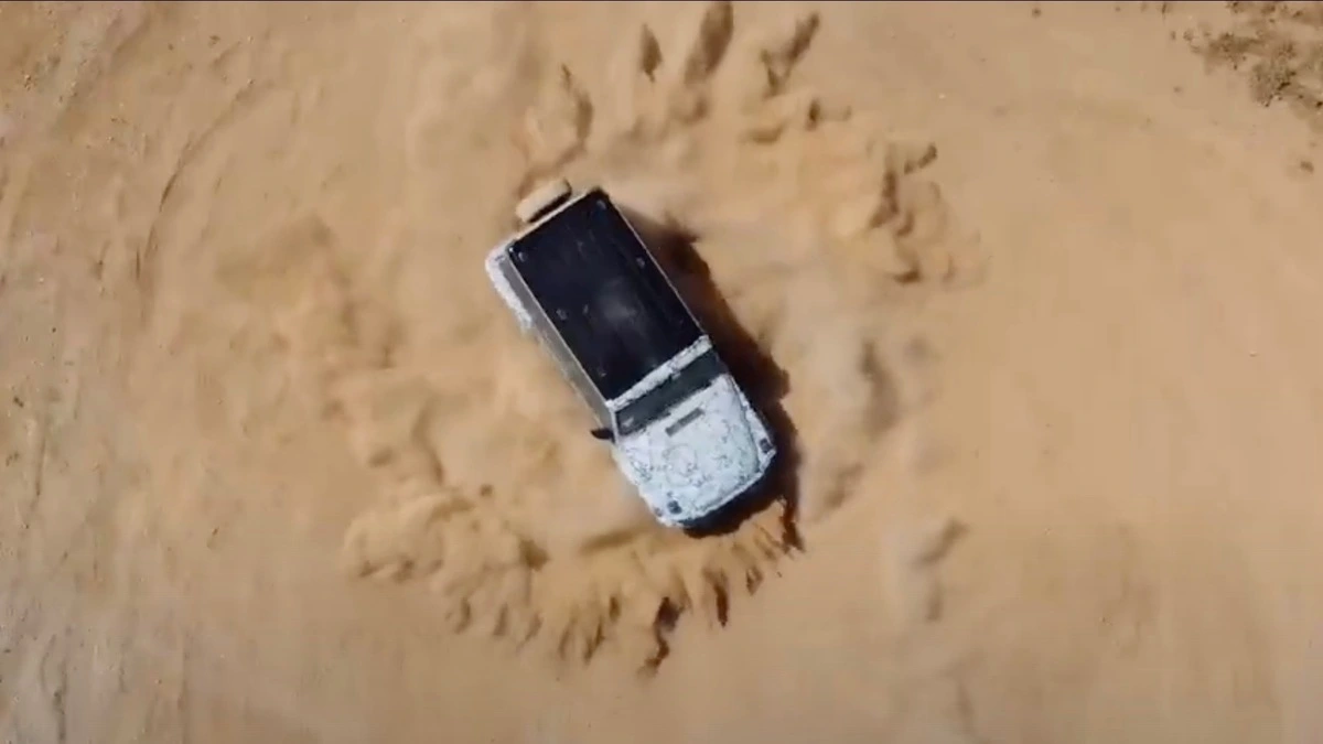 Der Mercedes G zeigt den G-Turn