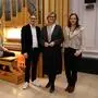 Auch die Stadt Bruck beteiligt sich an der Wartung der Orgel, weshalb Bürgermeisterin Susanne Kaltenegger (2.v.r.) kam nach Abschluss der Aufbauarbeiten zur Besichtigung. 