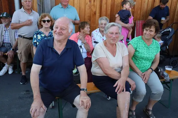 Der Aufmarsch der Musikkapellen löste bei den vielen Zusehern mit ihrem gekonnten Spiel und mit den unterschiedlichen bunten Trachten große Begeisterung aus