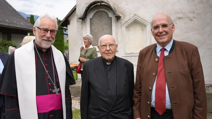 Bischof Josef Marketz, Anton Granitzer (er war Seelsorger in Sachsenburg von 1975-1999) und Herbert Kulterer