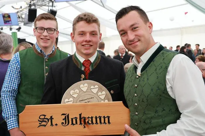  Die Feierlichkeiten, organisiert von der Landjugendgruppe St. Peter ob Judenburg, standen im Zeichen des 75-jährigen Bestehens.