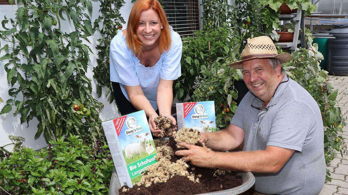 Siegel-Houtz mit Gärtner Michael Wedenig aus Feldkirchen, ebenfalls Abnehmer des Biodüngers 