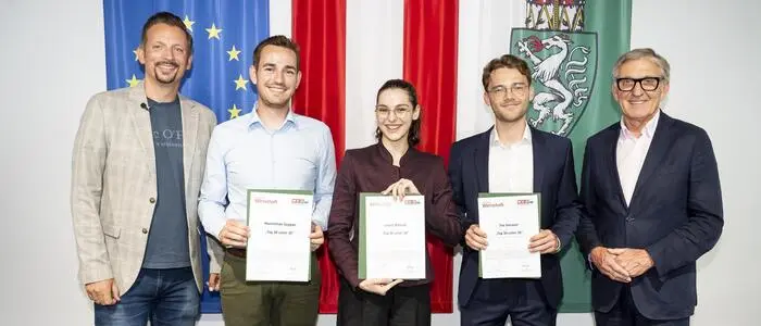 Die drei ausgezeichneten Jungunternehmer aus dem Bezirk Leibnitz: Maximilian Suppan, Laura Wissiak und Teo Stoisser (Mitte von links) mit Mario Lugger (l.) und Josef Herk (r.)
