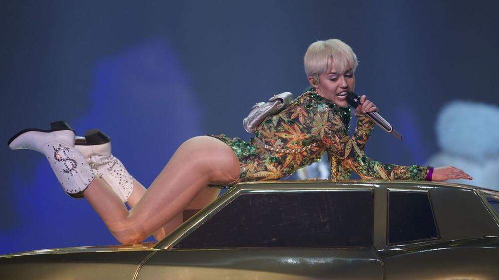 Miley Cyrus bei einem Konzert in Kanada