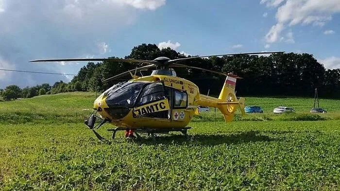 Der Rettungshubschrauber C12 flog den Schwerverletzten nach Graz