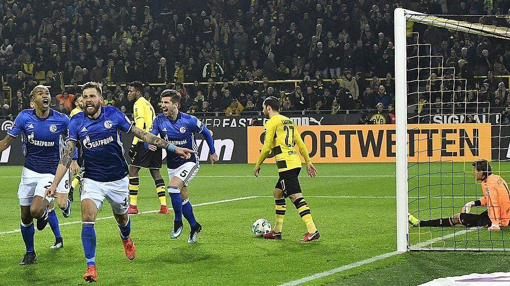 Schalker Jubel nach dem legendären 4:4 in Dortmund