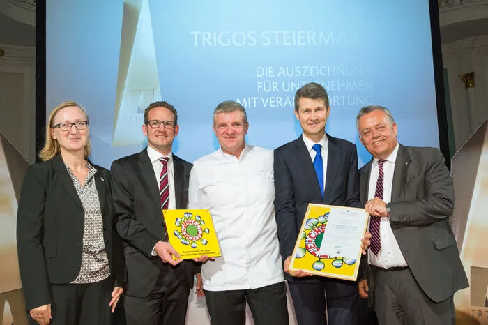 V.l.n.r.: Regina Preslmair vom Bundesministerium für ein Lebenswertes Österreich, Stefan Hiebler, Wolfgang Edler und Wolfgang Otter von der Alten Universität, Nachhaltigkeitskoordinator des Landes Steiermark Hofrat Wilhelm Himmel.