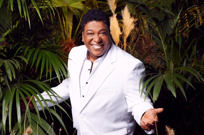 Sydney Youngblood (57): Sehr gut möglich, dass der Name Ihnen nichts sagt, aber seinen einzigen Hit "If I only could" kennt man dann doch. Warum zieht es ihn ins Dschungelcamp? "Ich bin inzwischen 57 Jahre alt, das wird eine große Herausforderung abseits der Musik. Ich freue mich darauf und brauche das." 