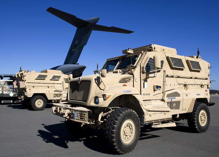 "MRAP"-Fahrzeuge auf einem US-Stützpunkt