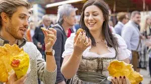 Eric Lanc und Melissa Ottenbreit aus Texas tauchen in die Kärntner Tradition ein