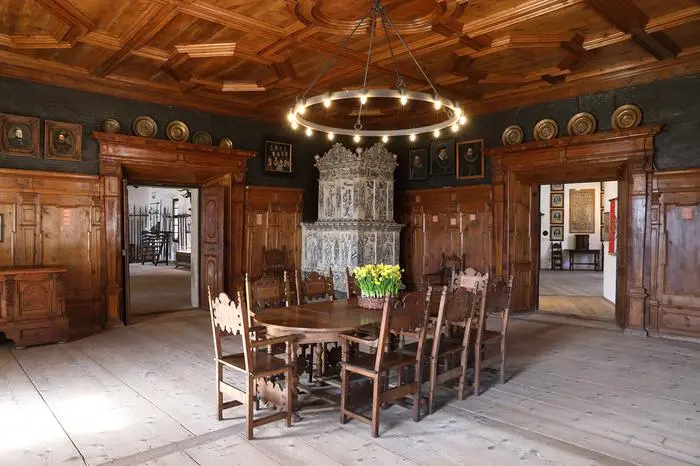 Rittersaal von Schloss Schenna 