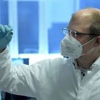 Virologe Andreas Bergthaler: "Wie sehr BJ.1 aufgrund besonders zahlreicher neuer Mutationen den Immunschutz besser umgehen kann, ist aktuell noch unklar".
