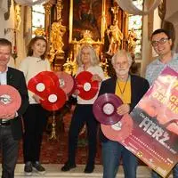 Pfarrer Bernhard Preiß, Roswitha Dautermann, Anneliese und Albert Rauscher und Helmut Teschl stellten das Programm in Kirchberg vor