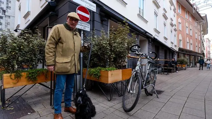 Christian Weniger und Hündchen Lilly spazierten diesmal durch die Stubenberggasse in Graz