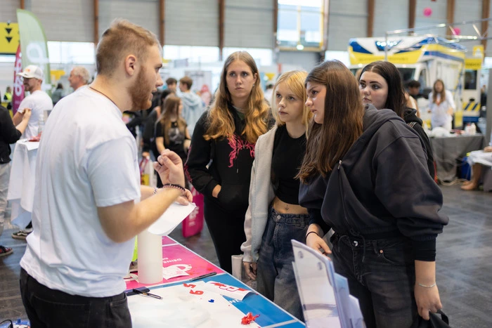 Plaudern, Fachsimpeln und Möglichkeiten ausloten: Auf der Messe ist das in entspannter Atmosphäre möglich